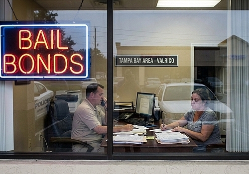 Can You Use a Bail Bondsman in Valrico for a Misdemeanor Arrest?